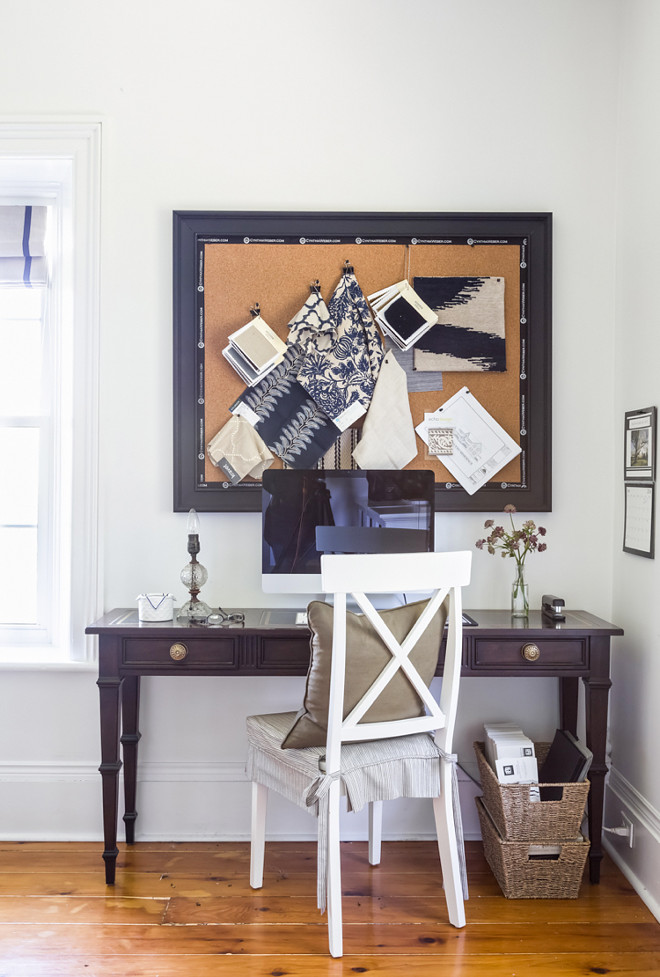 Cork boards prove a valuable way to keep organized. Whether putting together an inspiration board for a client project or just pinning up notes to myself… they are always in use. Pin board. Home office pin board #pinboard #homeoffice Home Bunch's Beautiful Homes of Instagram Cynthia Weber Design @Cynthia_Weber_Design 