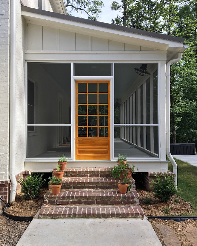 Screened porch brick Steps. Screened porch brick Steps. Screened porch brick Steps. Exposed Brick: Boral Market Square king size. Mortar: Ivory Buff. #Screenedporch #brickSteps Beautiful Homes of Instagram @theclevergoose