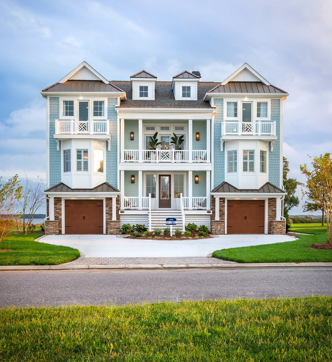 Sherwin Williams SW 0031 Dutch Tile Blue. Dusty Blue exterior paint color. Dusty Blue paint color Sherwin Williams SW 0031 Dutch Tile Blue. Sherwin Williams SW 0031 Dutch Tile Blue #SherwinWilliamsSW0031DutchTileBlue #DustyBlue #paintcolor Echelon Interiors