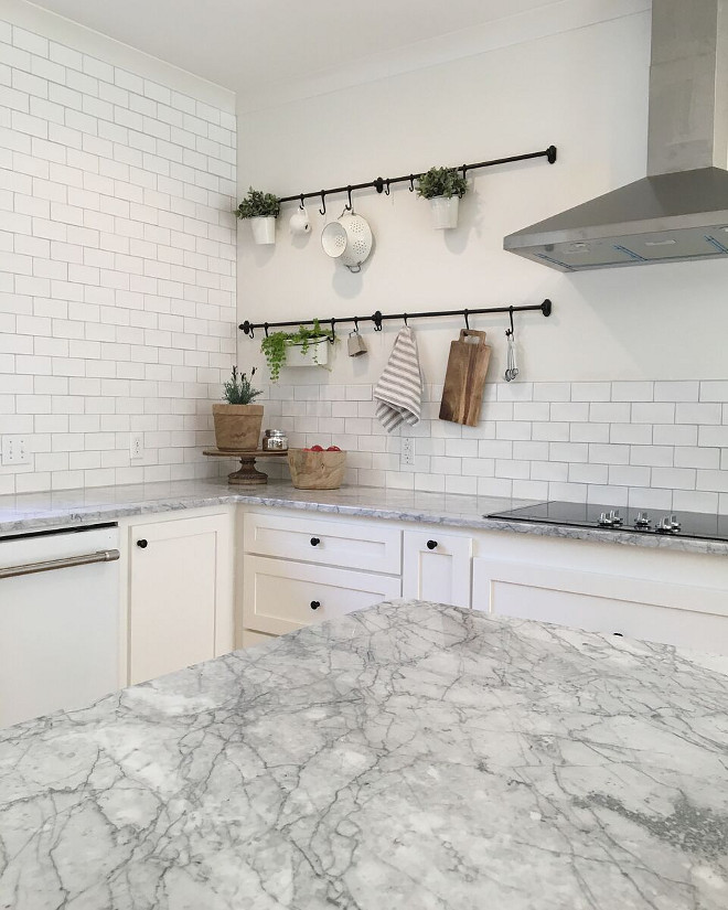 White marble and white subway tile with grey grout. Kitchen White marble and white subway tile with grey grout. Kitchen White marble and white subway tile with grey grout #Whitemarble #whitesubwaytile #greygrout Beautiful Homes of Instagram @theclevergoose