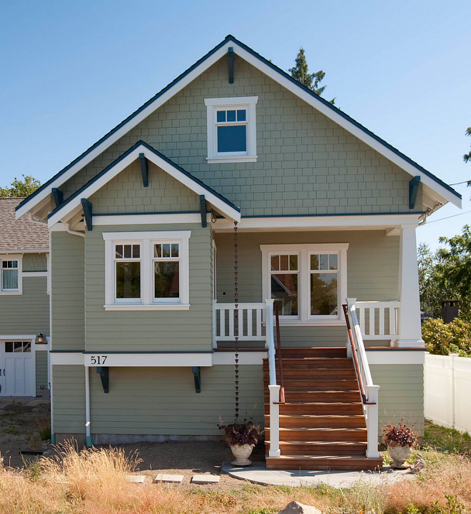 Craftsman exterior paint color. Siding paint color Benjamin Moore Weekend Getaway. Trim paint color Benjamin Moore Cloud White CC-40 Ventana Construction LLC