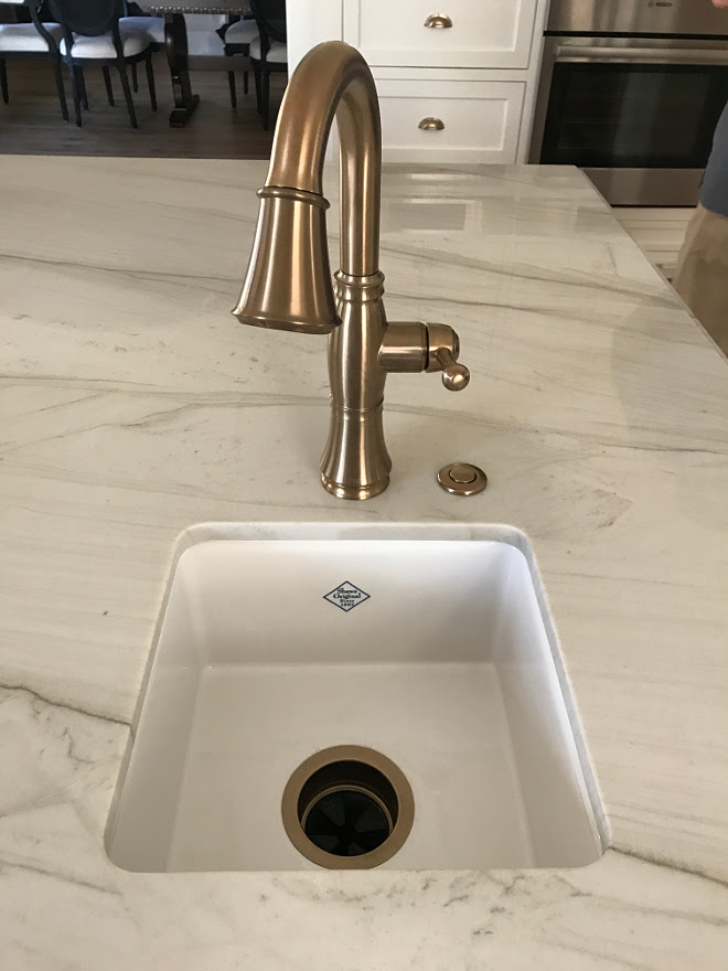 Island Sink and faucet. Kitchen Island Sink and faucet. Faucet is Delta Cassidy Faucet in Champagne Bronze. Sink is Rohl Shaw Prep sink. Island Sink and faucet ideas. Kitchen Island Sink and faucet ideas #IslandSink #islandfaucet #kitchenIslandSink #kitchenIslandfaucet Home Bunch Interior Design