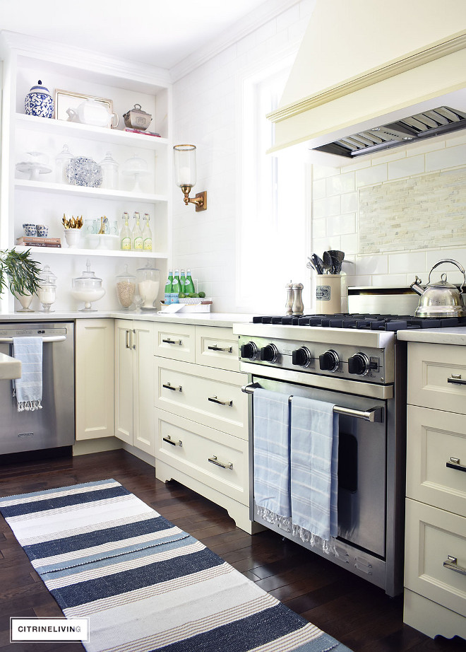 Ivory kitchen with blue and white decor. Ivory kitchen with blue and white decor. Ivory kitchen with blue and white decor #Ivorykitchen #kitchenblueandwhitedecor Beautiful Homes of Instagram @citrineliving Home Bunch