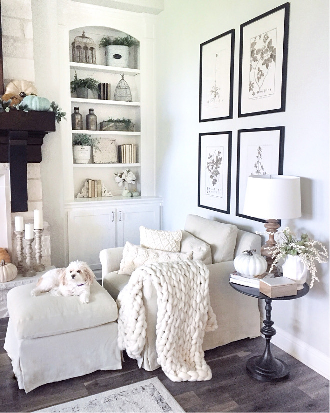 Living room chair with Chunky throw. Chunky throw Living room chair Chunky throw #Chunkythrow #livingroomchair #livingroom #chair @mytexashouse