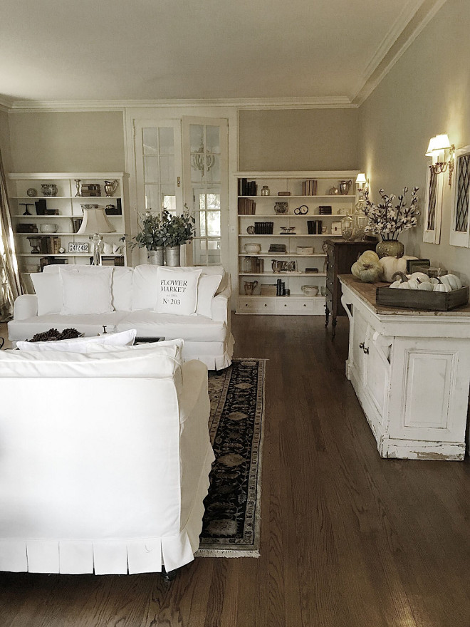 Living room built in bookcases. Beautiful Homes of Instagram @my100yearoldhome