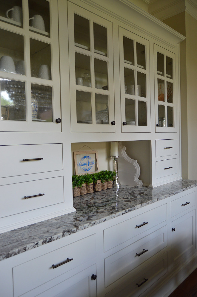 Sherwin Williams Alabaster SW 7008.. Sherwin Williams Alabaster SW 7008. Cabinets are Sherwin Williams Alabaster SW 7008. Countertop is Bianco Bono Granite. #SherwinWilliams labasterSW7008 Home Bunch Beautiful Homes of Instagram @mygeorgiahouse