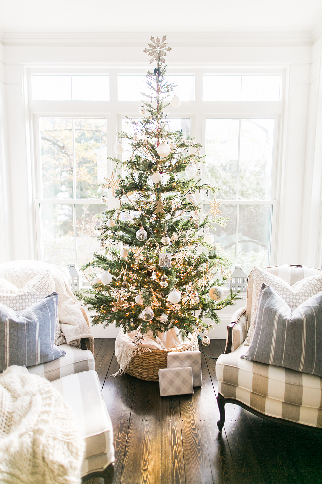 Natural Christmas Tree Decorating Ideas How to decorate a traditional Natural Christmas Tree Natural Christmas Tree