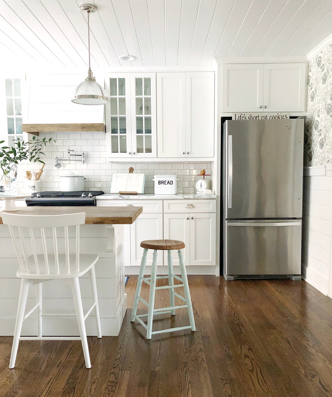 Sherwin Williams Pure White Sherwin Williams Pure White is a fantastic white for kitchen cabinets Sherwin Williams Pure White Sherwin Williams Pure White #SherwinWilliamsPureWhite