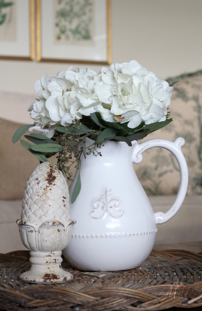 Hydrangeas Coffee Table Decor. White hydrangeas always bring a timeless and soft feel to any coffee table. Beautiful Homes of Instagram @maisondecinq