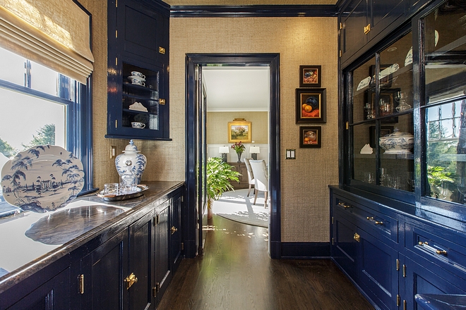 Navy blue butler's pantry High gloss cabinets Navy blue butler's pantry High gloss cabinets Paint color