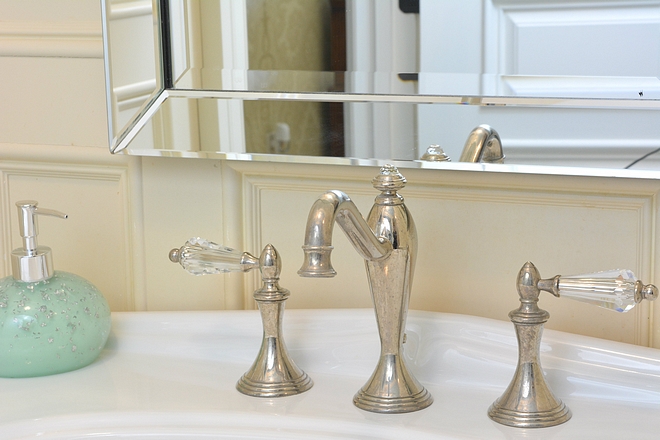 Bathroom faucet with crystal handles Bathroom faucet with crystal handles