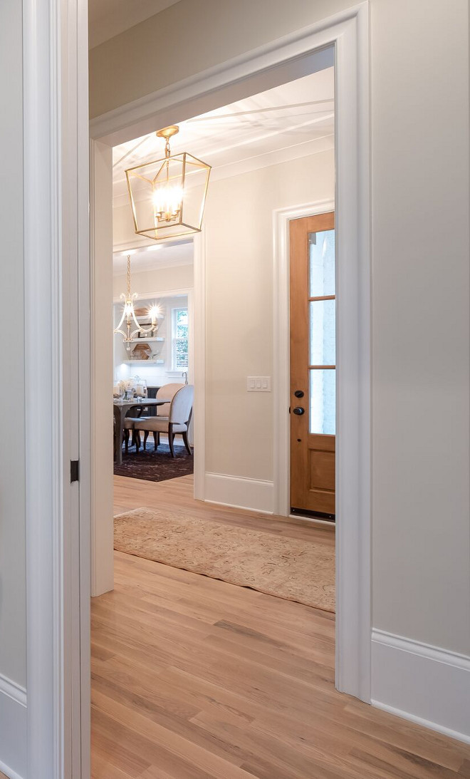 Halo by Benjamin Moore OC-46 Wall color Halo by Benjamin Moore OC-46 works well with brass lighting and light hardwood floors Halo by Benjamin Moore #HaloBenjaminMoore #Benjaminmoore #OC46