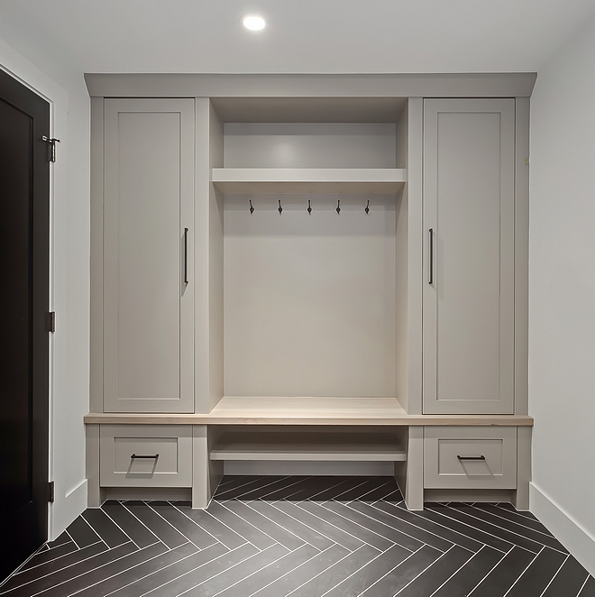 Mudroom cabinets are also in Pratt and Lambert Ventana 11-25 Cabinet features built-on-site lacquered lockers with Hickory bench top Mudroom #mudroom #Mudroom #cabinet #PrattandLambertVentana