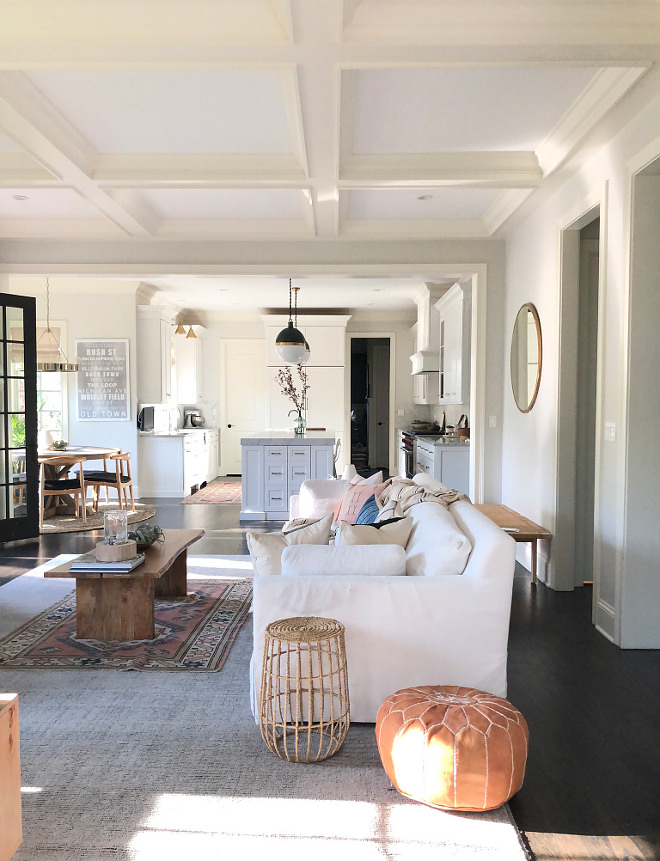 Benjamin Moore Intense White is the best option if you are looking for a warm white paint color that doesn't feel stark #BenjaminMooreIntenseWhite
