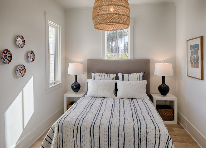 Cottage Bedroom Small Guest Bedroom with simple coastal farmhouse decor #smallbedrooms #cottagebedroom #cottage #bedroom
