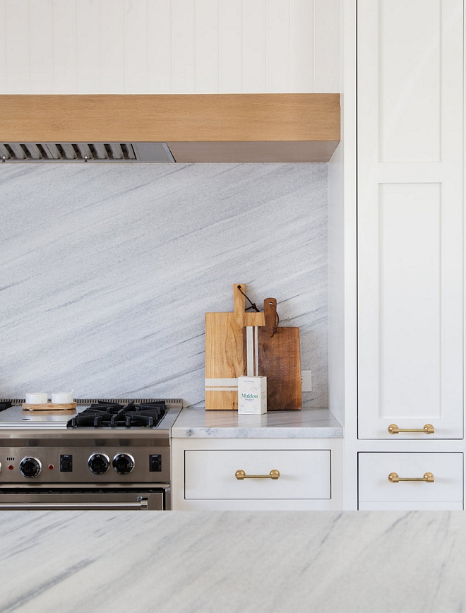 White and light grey marble countertop and slab backsplash White and light grey marble White and light grey marble #Whitemarble #lightgreymarble #marble