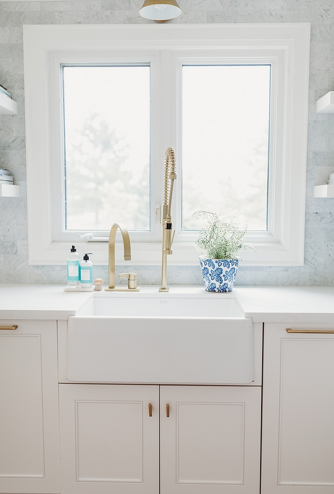 Brass restaurant-style faucet Kitchen farmhouse sink with brass industrial faucet Rubinet Faucet Company White Kitchen farmhouse sink with brass industrial faucet Kitchen farmhouse sink with brass industrial faucet #Kitchenfarmhousesink #kitchen #farmhousesink #brassindustrialfaucet #industrialfaucet #Brassrestaurantstylefaucet #restaurantstylefaucet