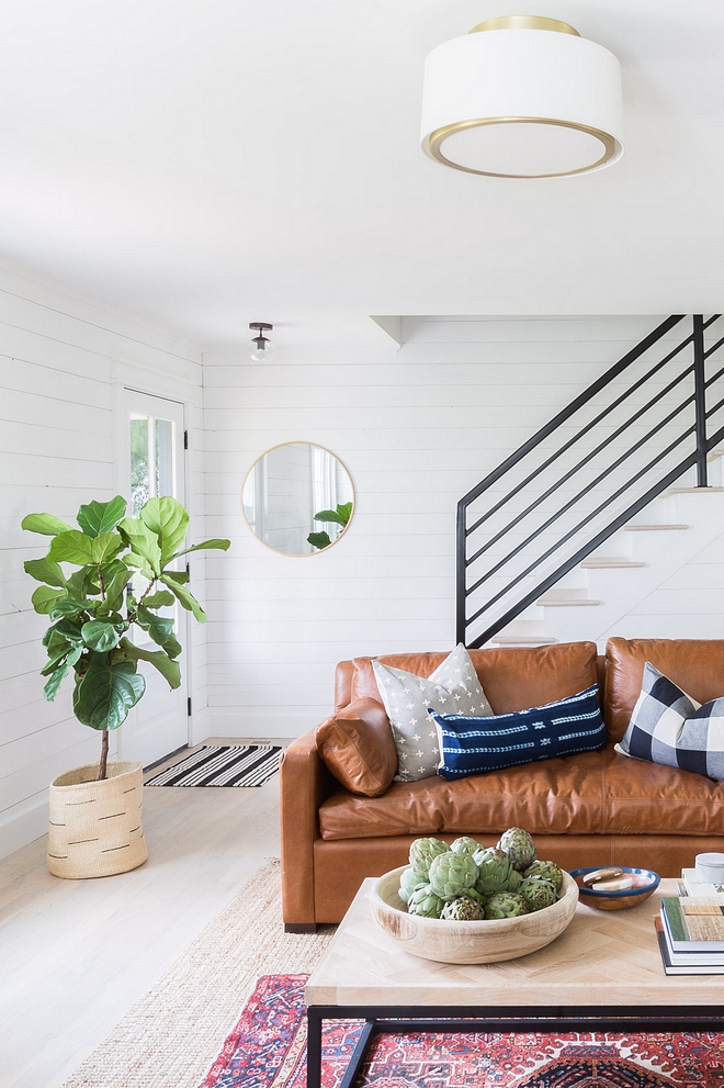 Modern Farmhouse Interior Shiplap Paint color Benjamin Moore Super White Modern Farmhouse Interior Shiplap Paint color Benjamin Moore Super White 2540 Love ©AlyssaRosenheck #ModernFarmhouse #Interiorpaintcolor #ShiplapPaintcolor #BenjaminMooreSuperWhite