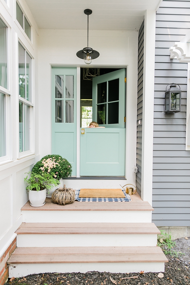 Benjamin Moore 703 Catalina Blue Blue Front Door Paint Color Best Blue Turquoise Paint Color for Doors Benjamin Moore 703 Catalina Blue #BenjaminMoore703CatalinaBlue #BluedoorPaintColor #TurquoisedoorpaintColor