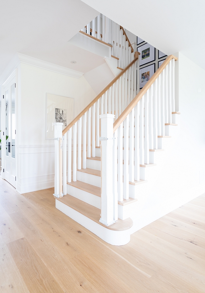 Staircase square stair spindles and balusters with White Oak railings and threads Paint color is Benjamin Moore Simply White #staircase #balusters #spindles #threads