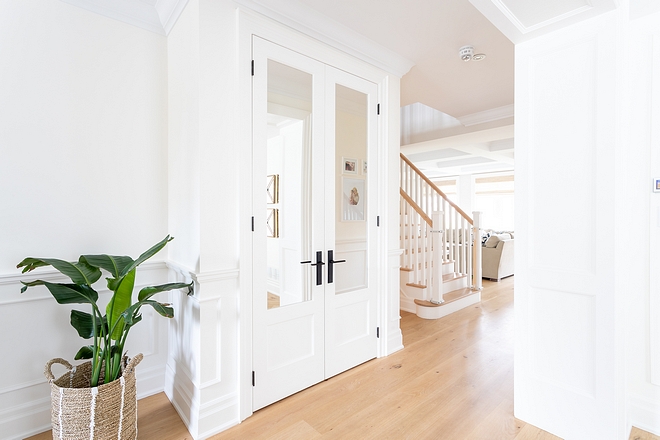 Entry Closet with Mirrored Doors Mirrored Doors I added these mirrored doors in our entrance hallway to make the space feel more open and airy #EntryCloset #ClosetMirroredDoors #MirroredDoors