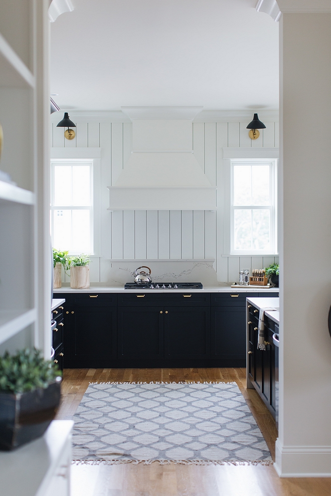Two-toned Black and white kitchen Two-toned Black and white kitchen with Black lower cabinets and white shiplap walls Two-toned Black and white kitchen #Twotonedkitchen #Blackandwhitekitchen #Twotonedblackandwhitekitchen