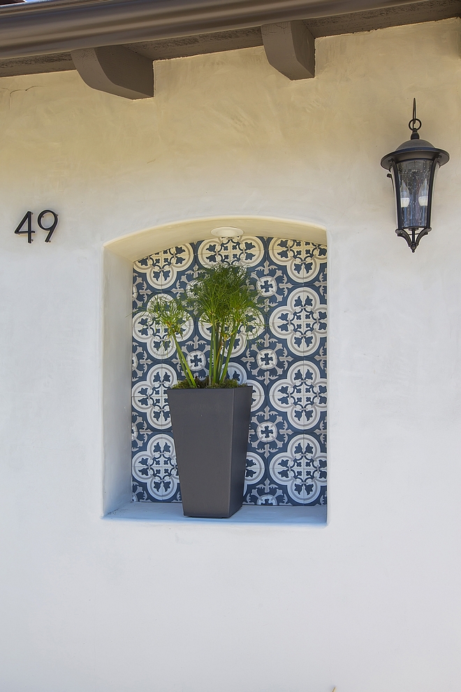 Spanish home style Exterior Niche with cement accent tile Spanish home style exterior #Spanishhome #exterior