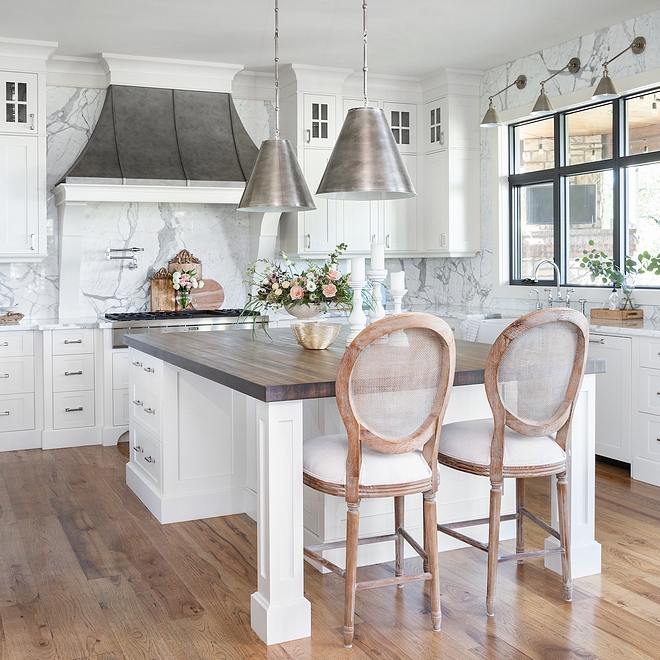 White French kitchen with zinc French hood and Statuario marble White French kitchen White French kitchen #WhiteFrenchkitchen #Whitekitchen #Frenchkitchen
