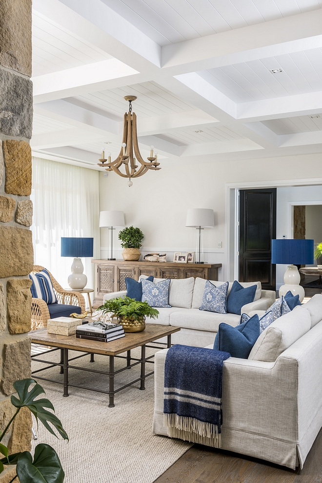 Neutral living room with blue and white color scheme Hamptons-inspired Living Room Neutral living room with blue and white color scheme #Neutralinteriors #neutrallivingroom #livingroom #blueandwhite #colorscheme
