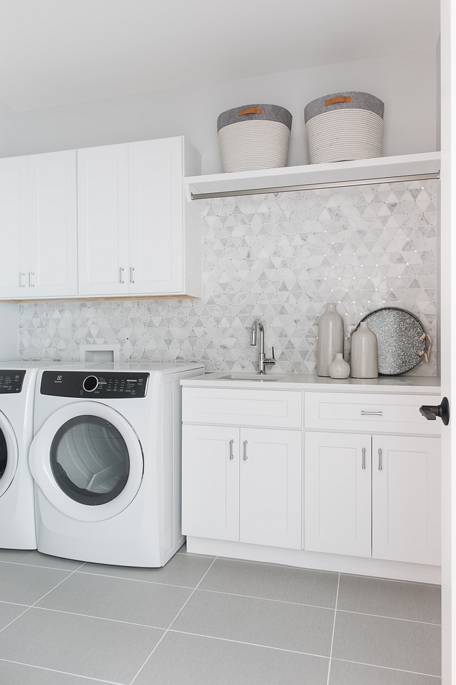 White laundry room cabinet paint color Sherwin Williams Extra White White laundry room cabinet paint color Sherwin Williams Extra White White laundry room cabinet paint color Sherwin Williams Extra White #Whitelaundryroom #laundryroomcabinet #laundryroompaintcolor #SherwinWilliamsExtraWhite