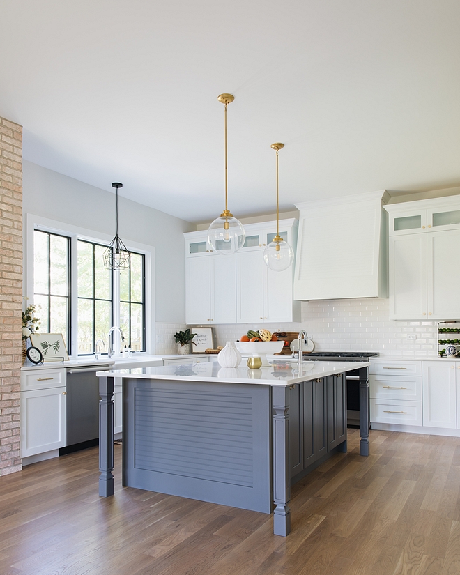 Sherwin Williams Site White This kitchen is adorable from every angle! Wall color is Sherwin Williams Site White #kitchen #kitchenpaintcolor #kitchencolor #paintcolor #SherwinWilliamsSiteWhite