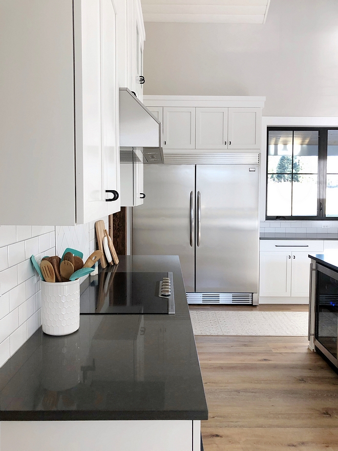 I wanted to give you one of the best cost saving tips if you’re building or remodeling a kitchen. Our fridge looks and functions like an expensive unit but it’s really just two separate, simple units with a trim piece attached. Ours is by Frigidaire and we love it! Saved us a bunch of money but we still have the look and function of something much more expensive #refrigerator #freezer #kitchen #appliances