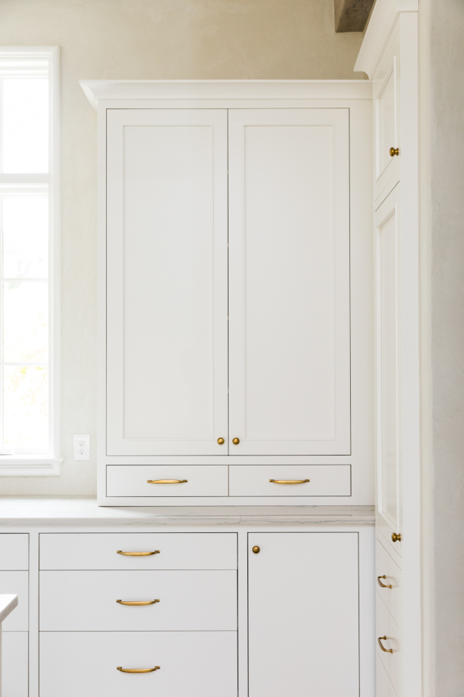 Kitchen Brass Cabinet Hardware Kitchen Brass Cabinet Hardware on white off kitchen cabinets Kitchen Brass Cabinet Hardware #Kitchen #BrassCabinethardware #Cabinethardware