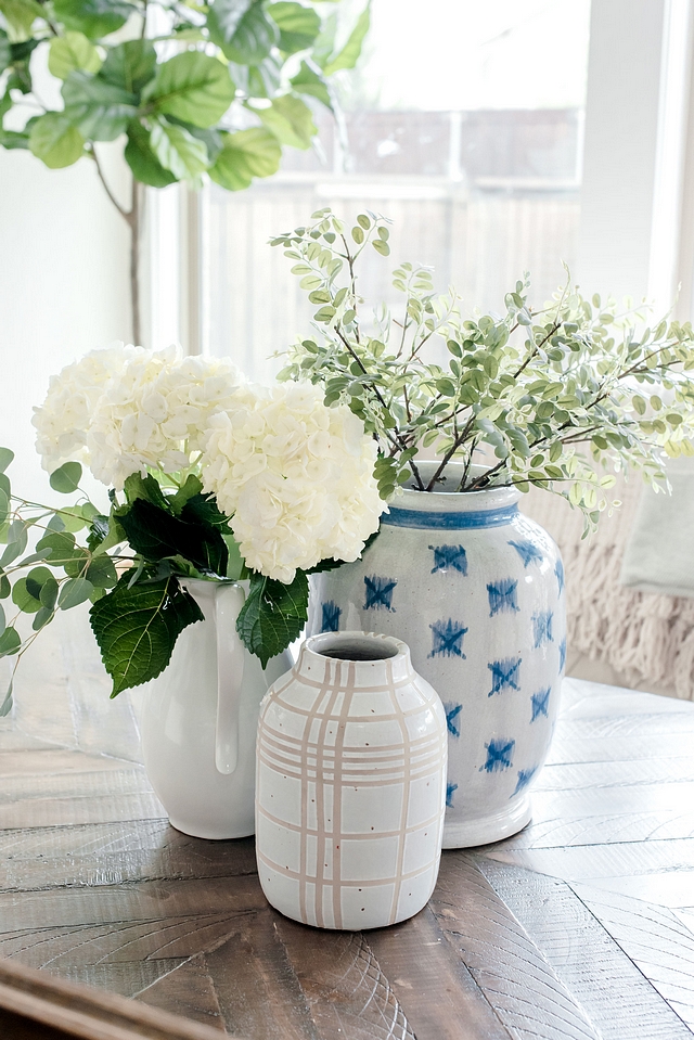 Vases How to decorate a dining table with vases Vases How to decorate a dining table with vases Decorating with Vases #vases #diningtable #decoratingwithvases #vasesdecor #homedecor