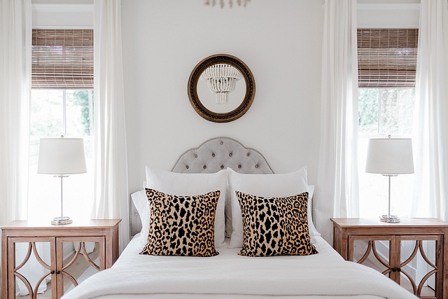 White bedding with a pair of leopard print pillows Neutral bedroom with White bedding with a pair of leopard print pillows White bedding with a pair of leopard print pillows #Whitebedding #leopardprint #leopardpillows