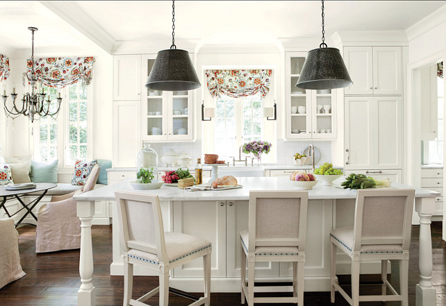 Ultimate White Kitchen Design. This post explains more about this beautiful white kitchen designed by interior designer Suzanne Kasler. #WhiteKitchen #KitchenDesign