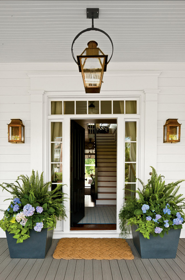 Front Door Design Ideas. Beautiful front door, lighting and planters design. #Frontdoor #FrontEntry #Entry