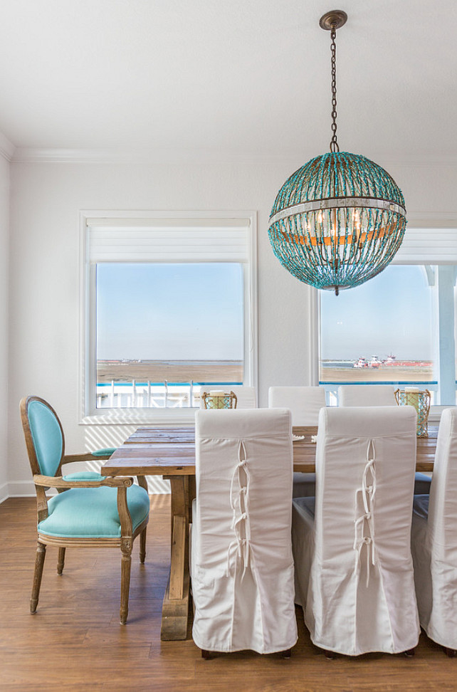 Beach house with turquoise interiors home bunch – interior ... Interior Patio Beaches diseño