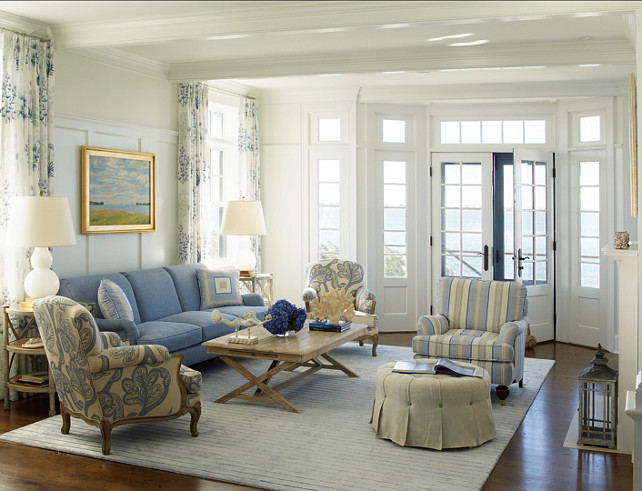 Living Room. This coastal living room feels so comfortable and stylish! #LivingRoom #Coastal #Interiors #HomDecor