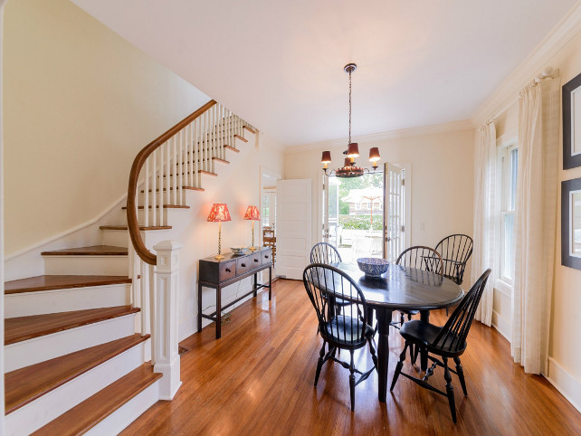 Dining Room. I am loving how welcoming this casual dining room feels. #DiningRoom 