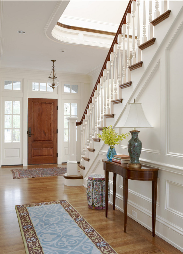 Classic Family Home with Traditional Interiors - Home Bunch Interior