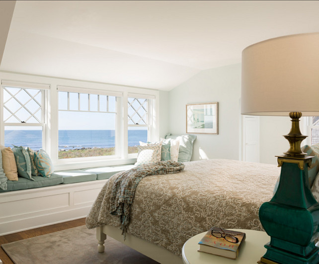 Bedroom Decor Ideas. A bedroom should always feel inviting and comfortable. This bedroom has everything you could wish for, good design and amazing ocean views! #Bedroom #BedroomDesign #Coastal #Interiors