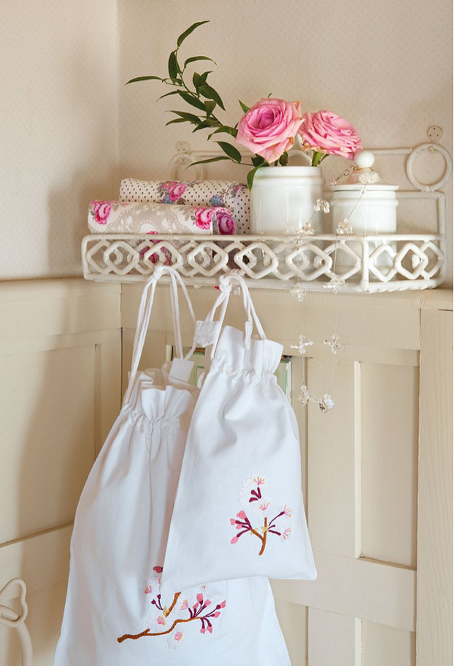 Creative Storage Ideas. These adorable bags can storage towels or extra tissue paper. #StorageIdeas 