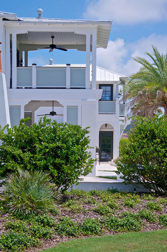 Beach House Garden. Tropical Beach House Garden. Tropical Plants Garden Ideas. Beach House Gardens. #BeachHouse #Garden #Plants #Tropical Cronk Duch Architecture.