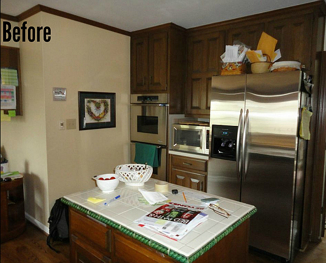 Before and After Kitchen Cabinet Paint #BeforeandAfterKitchenCabinetPaint