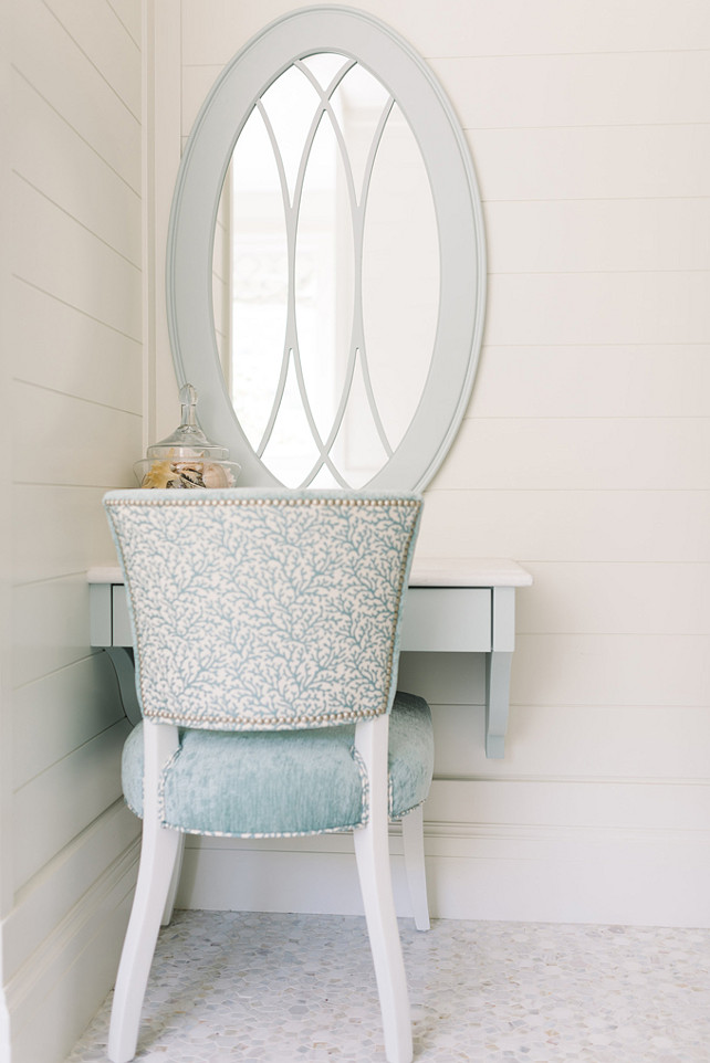 Benjamin Moore White Dove OC-17 Shiplap Wall Paint Color. Four Chairs Furniture.