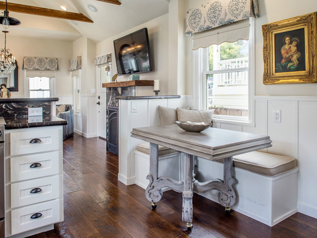 Breakfast Nook. Great design in this small breakfast nook. It's perfect for this small space. #BreakfastNook #Builtin #SmallSpaces #Interiors