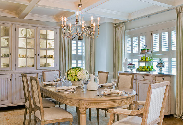 Dining Room. French Dining Room. French Dining Room Ideas. #DiningRoom #FrenchDiningRoom #FrenchDiningRoomDesign Anita Clark Design.