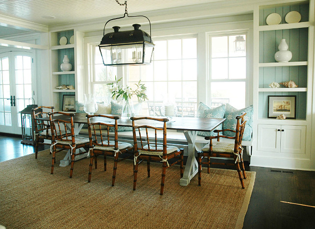 Shingle beach cottage with coastal interiors home bunch ... Decorations désign Banquette