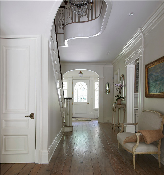 Foyer Design Ideas. Beautiful design ideas in this traditional foyer. #Foyer #Entryway #Traditional #Interiors